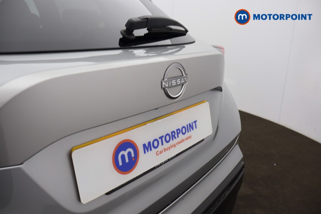 Nissan Juke N-Connecta Automatic Petrol SUV - Stock Number (1665100) - 23rd supplementary image