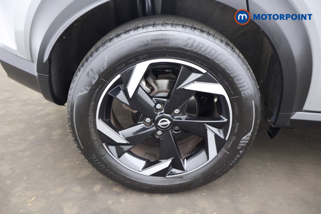 Nissan Juke N-Connecta Automatic Petrol SUV - Stock Number (1665100) - 32nd supplementary image