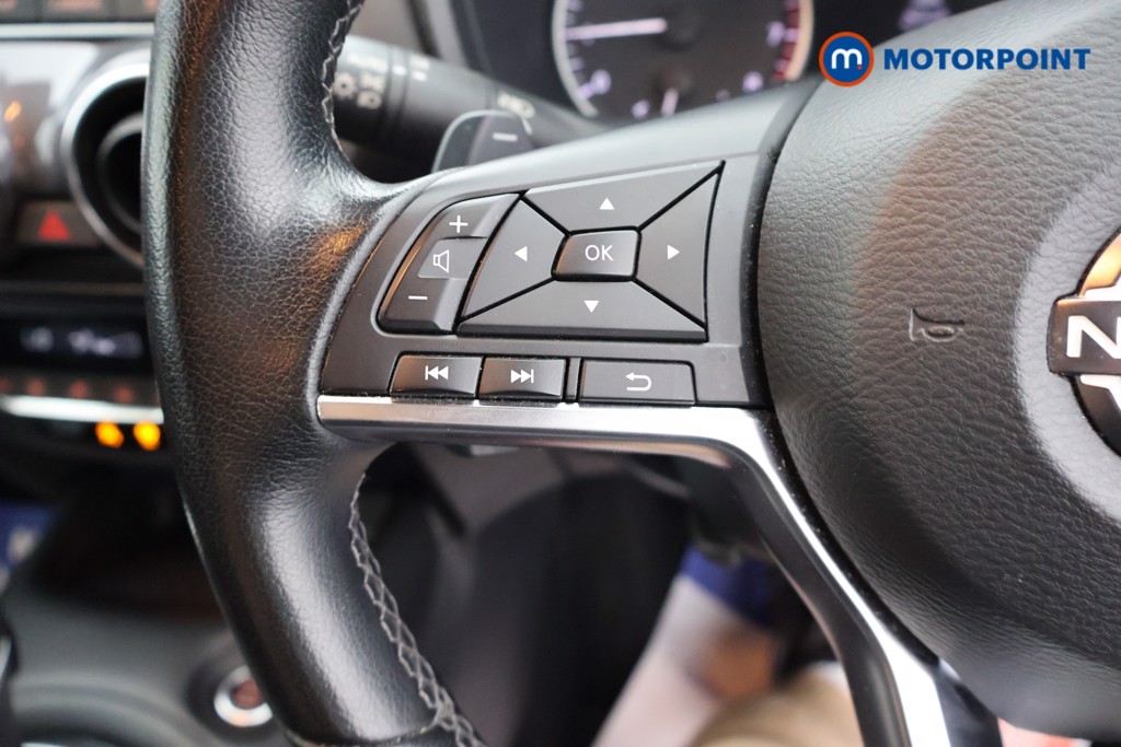 Nissan Juke N-Connecta Automatic Petrol SUV - Stock Number (1665104) - 2nd supplementary image