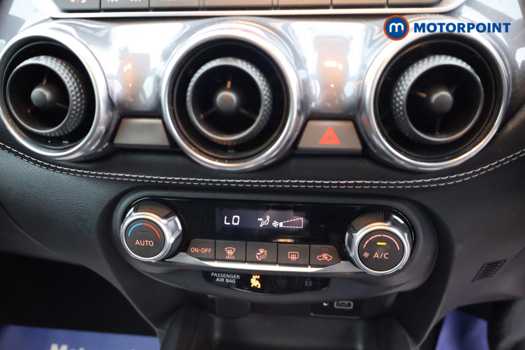 Nissan Juke N-Connecta Automatic Petrol SUV - Stock Number (1665104) - 9th supplementary image