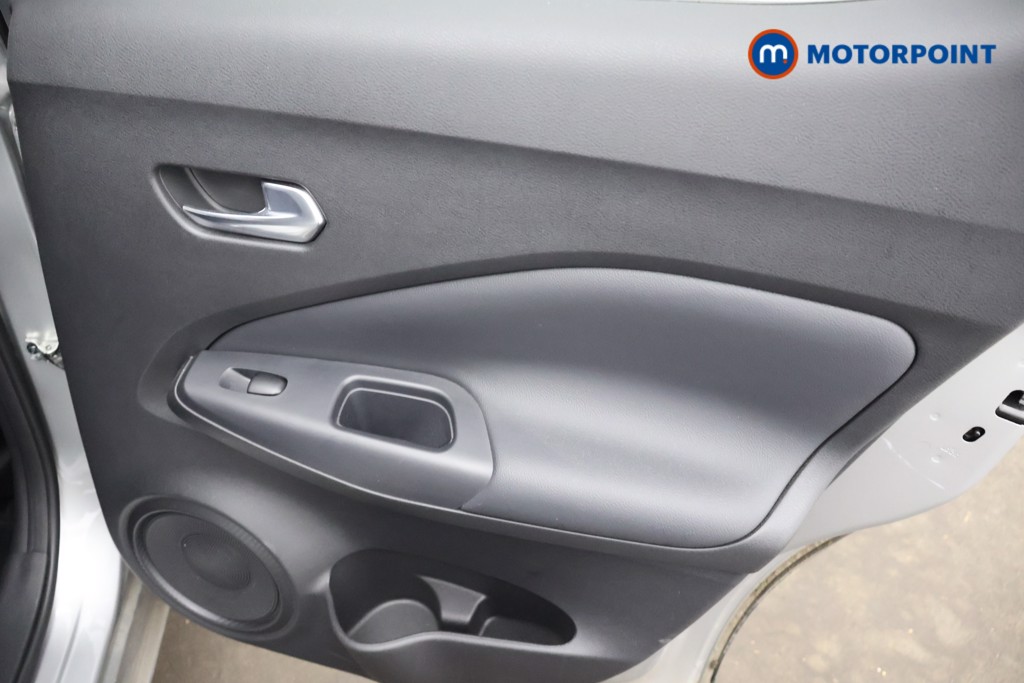 Nissan Juke N-Connecta Automatic Petrol SUV - Stock Number (1665104) - 19th supplementary image
