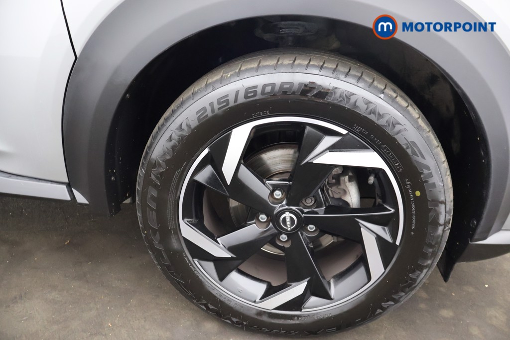 Nissan Juke N-Connecta Automatic Petrol SUV - Stock Number (1665104) - 32nd supplementary image