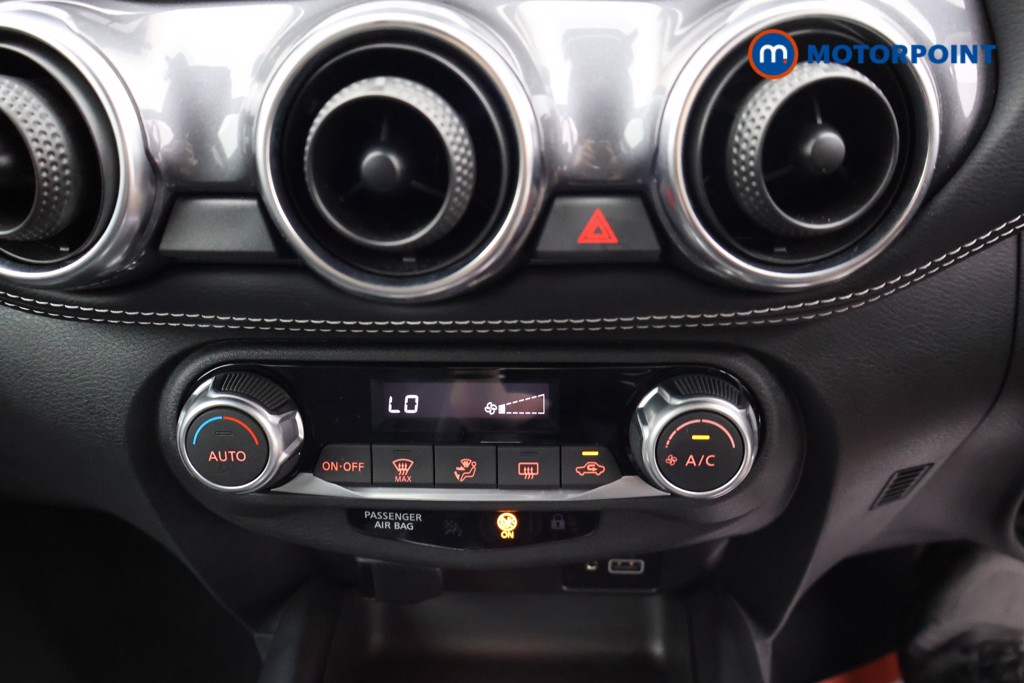 Nissan Juke N-Connecta Automatic Petrol SUV - Stock Number (1665107) - 9th supplementary image