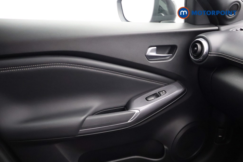Nissan Juke N-Connecta Automatic Petrol SUV - Stock Number (1665107) - 13th supplementary image