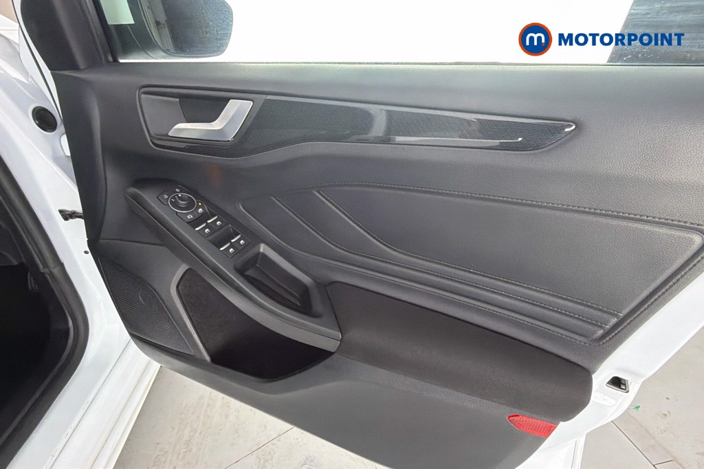 Ford Focus St-Line Automatic Petrol Estate - Stock Number (1665536) - 19th supplementary image