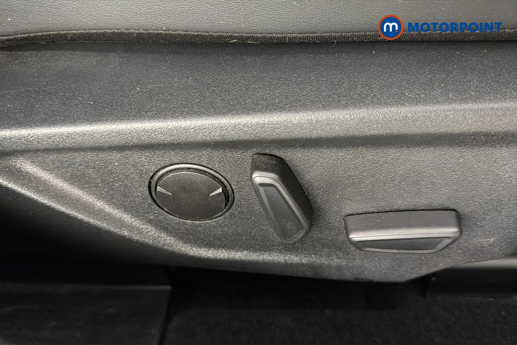 Ford Focus St-Line X Manual Petrol Hatchback - Stock Number (1665538) - 23rd supplementary image