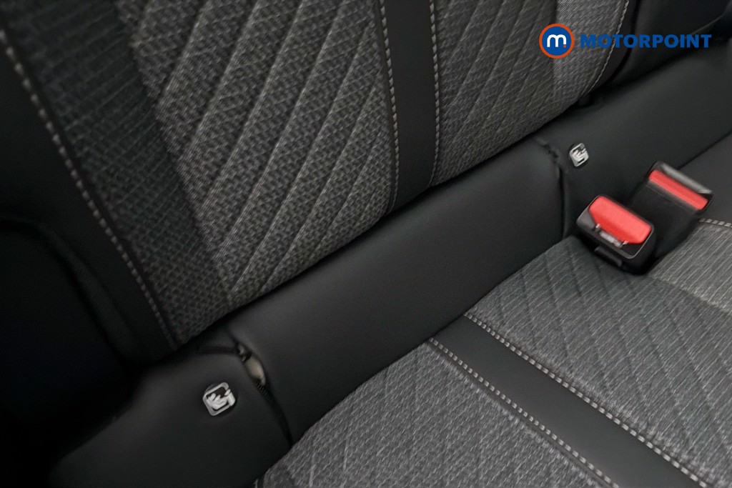 Peugeot 2008 Allure Manual Petrol SUV - Stock Number (1665830) - 15th supplementary image