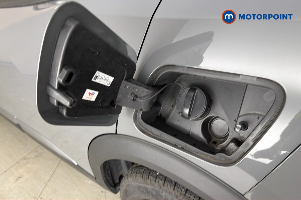 Peugeot 2008 Allure Manual Petrol SUV - Stock Number (1665830) - 41st supplementary image