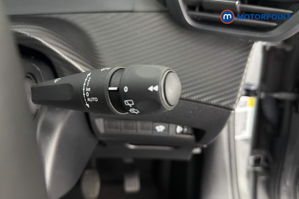 Peugeot 2008 Allure Manual Petrol SUV - Stock Number (1665910) - 7th supplementary image