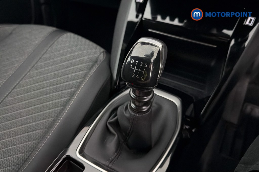 Peugeot 2008 Allure Manual Petrol SUV - Stock Number (1665924) - 15th supplementary image