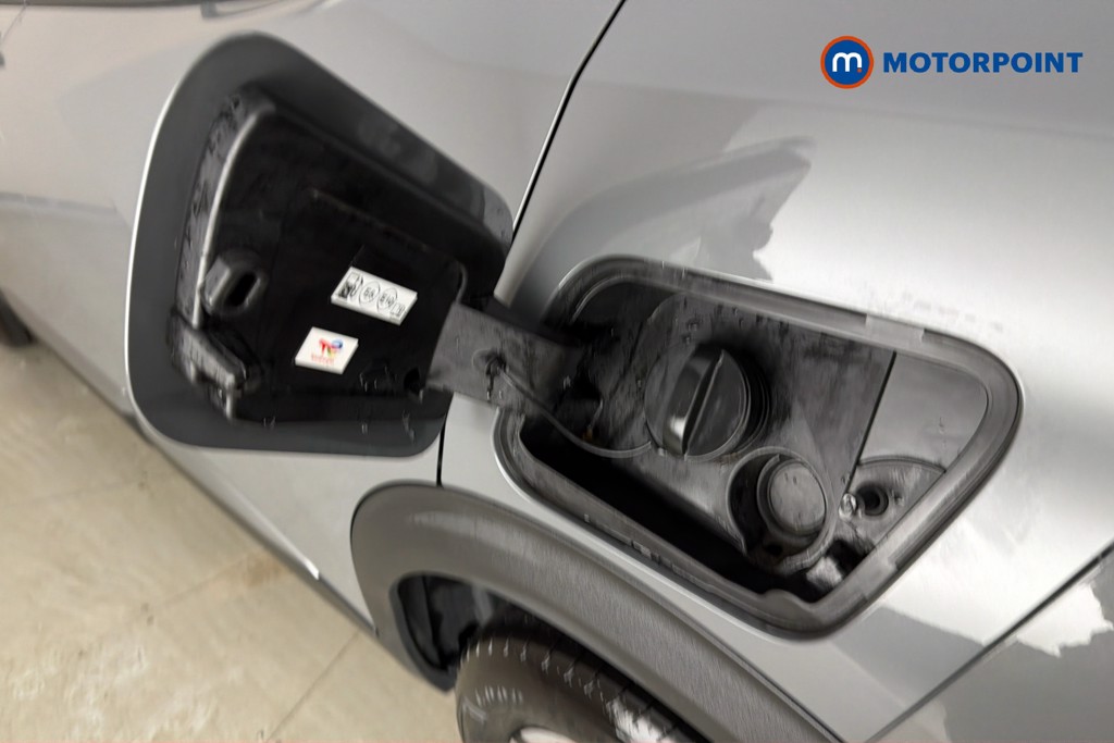 Peugeot 2008 Allure Manual Petrol SUV - Stock Number (1665924) - 41st supplementary image
