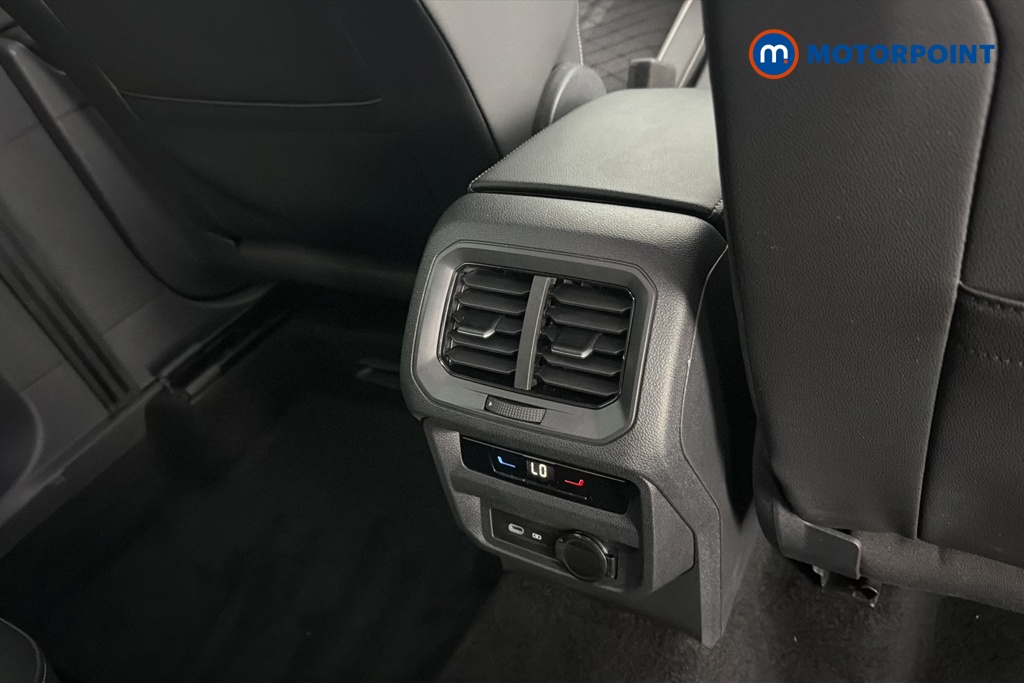 Volkswagen Tiguan R-Line Edition Automatic Petrol SUV - Stock Number (1666343) - 28th supplementary image