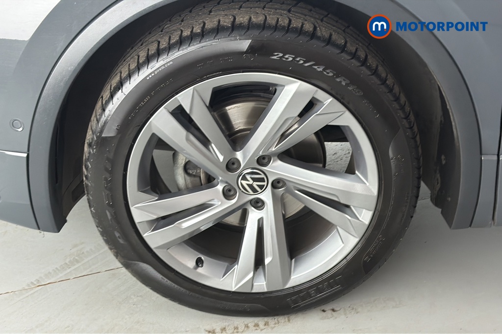 Volkswagen Tiguan R-Line Edition Automatic Petrol SUV - Stock Number (1666343) - 44th supplementary image