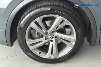 Volkswagen Tiguan R-Line Edition Automatic Petrol SUV - Stock Number (1666343) - 44th supplementary image