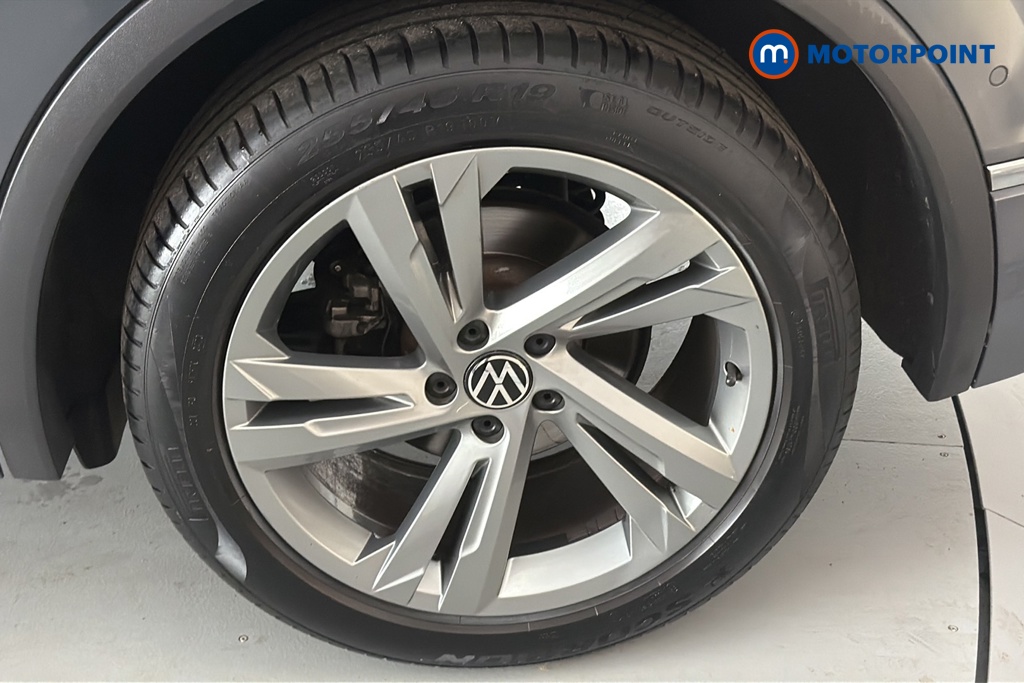 Volkswagen Tiguan R-Line Edition Automatic Petrol SUV - Stock Number (1666343) - 45th supplementary image