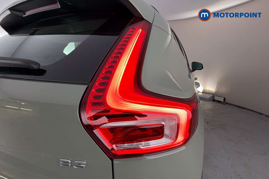 Volvo Xc40 Plus Automatic Petrol SUV - Stock Number (1666565) - 38th supplementary image