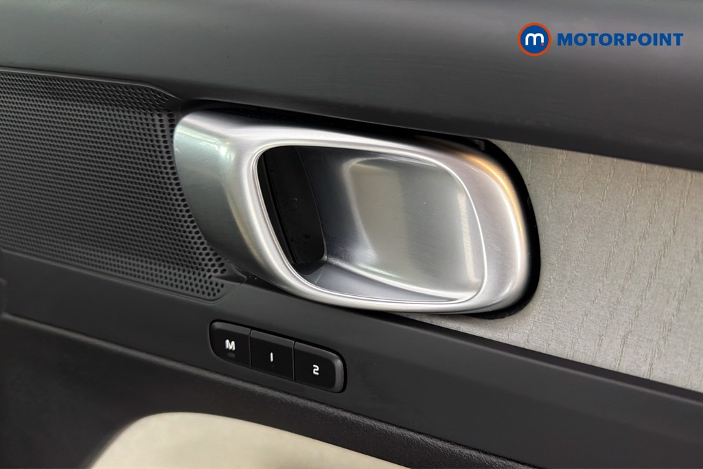 Volvo Xc40 Plus Automatic Petrol SUV - Stock Number (1666565) - 42nd supplementary image