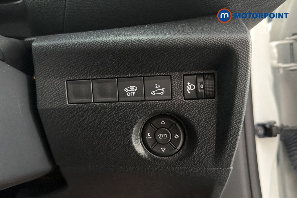 Citroen C4 X Shine Plus Automatic Diesel Saloon - Stock Number (1666680) - 11th supplementary image