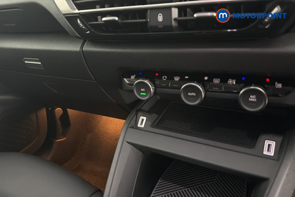 Citroen C4 X Shine Plus Automatic Diesel Saloon - Stock Number (1666680) - 12th supplementary image