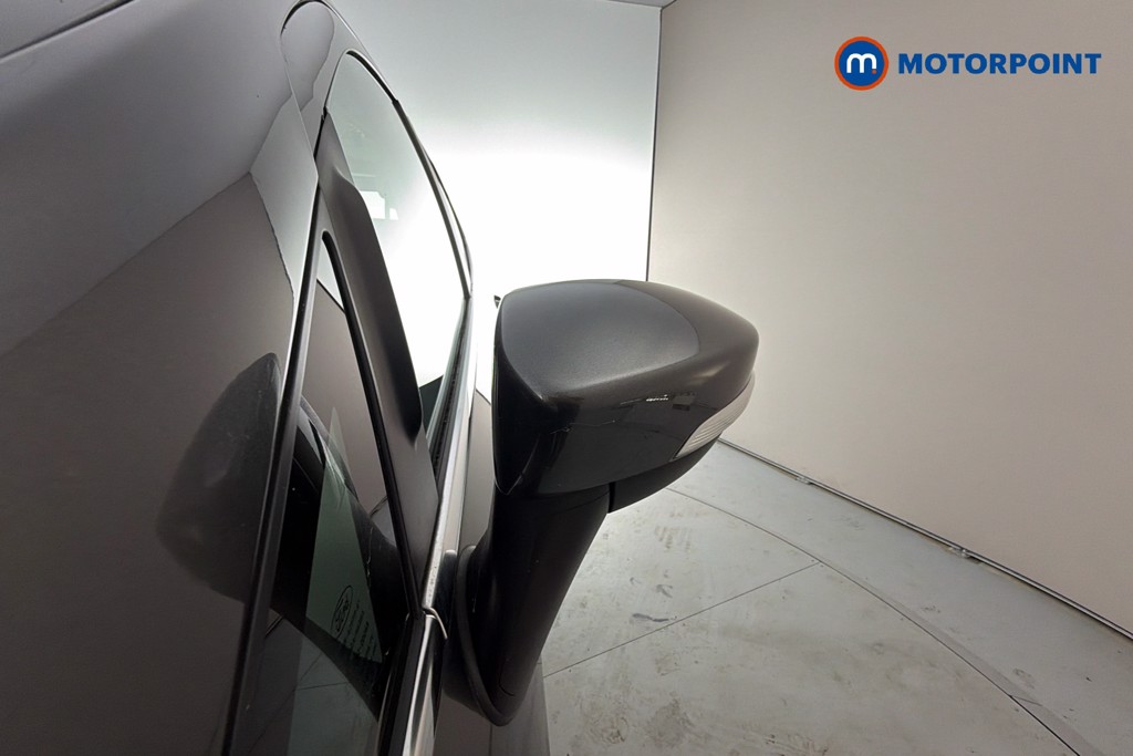 Ford Ecosport Titanium Manual Petrol SUV - Stock Number (1666704) - 43rd supplementary image