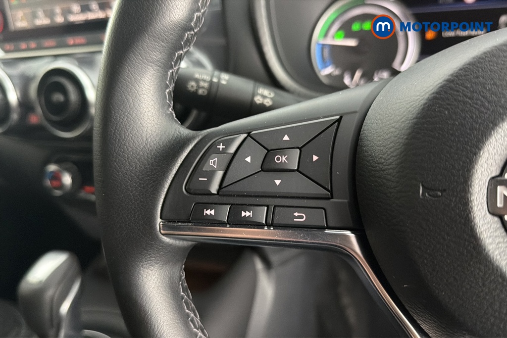 Nissan Juke N-Connecta Automatic Petrol-Electric Hybrid SUV - Stock Number (1667097) - 4th supplementary image