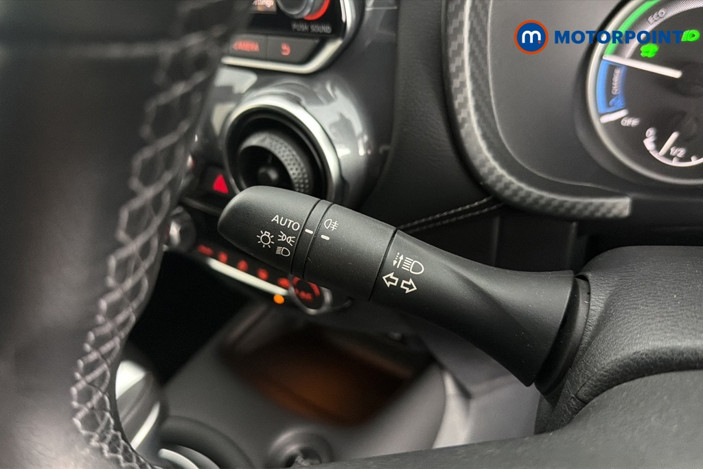 Nissan Juke N-Connecta Automatic Petrol-Electric Hybrid SUV - Stock Number (1667097) - 5th supplementary image
