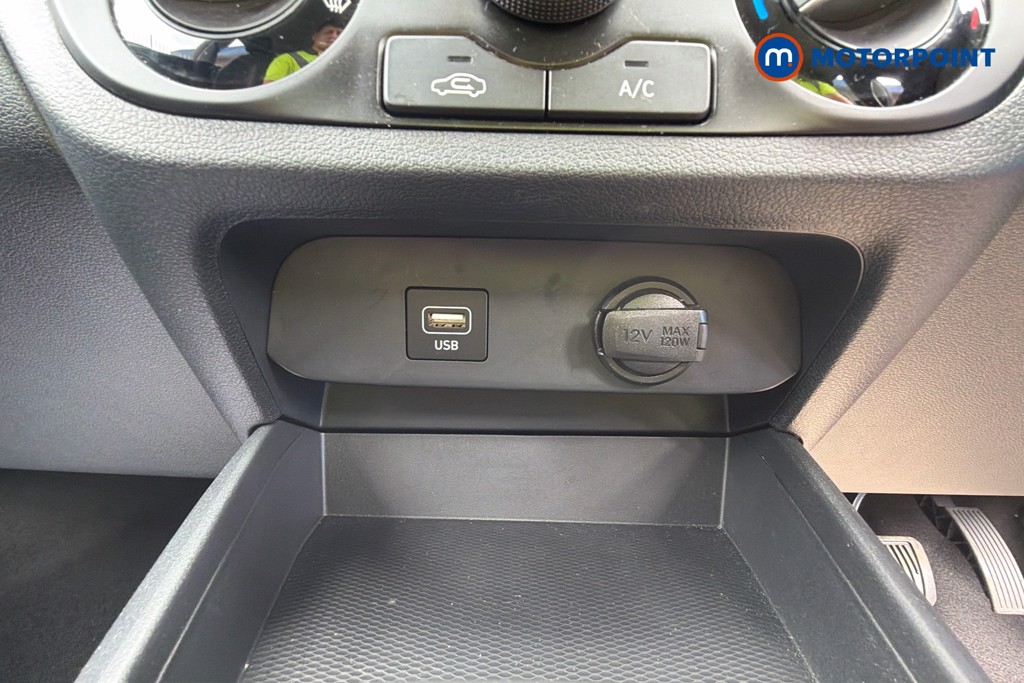 Hyundai I10 Se Connect Automatic Petrol Hatchback - Stock Number (1646311) - 5th supplementary image