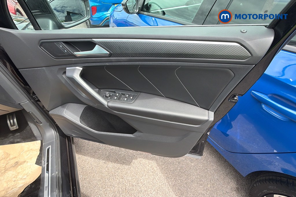 Volkswagen Tiguan R-Line Automatic Petrol SUV - Stock Number (1652808) - 19th supplementary image