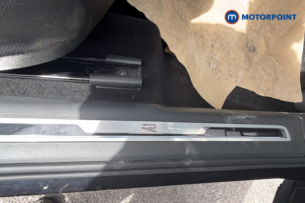 Volkswagen Tiguan R-Line Automatic Petrol SUV - Stock Number (1652808) - 21st supplementary image