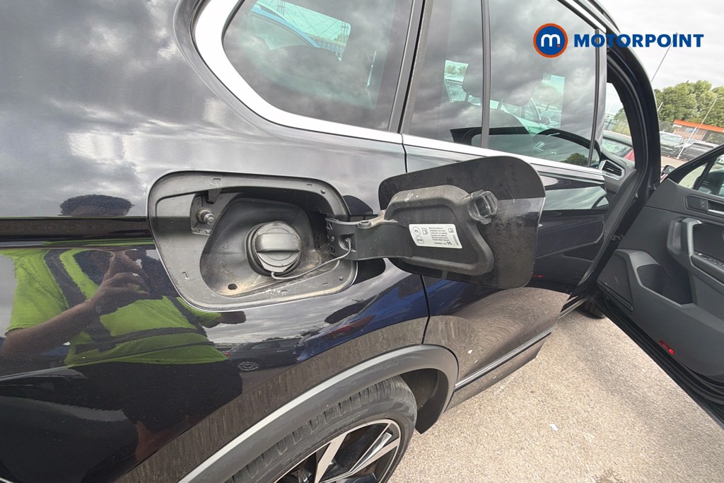 Volkswagen Tiguan R-Line Automatic Petrol SUV - Stock Number (1652808) - 36th supplementary image