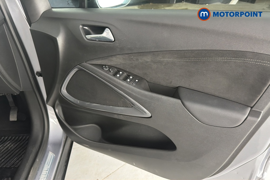 Vauxhall Crossland Ultimate Manual Petrol SUV - Stock Number (1656235) - 18th supplementary image