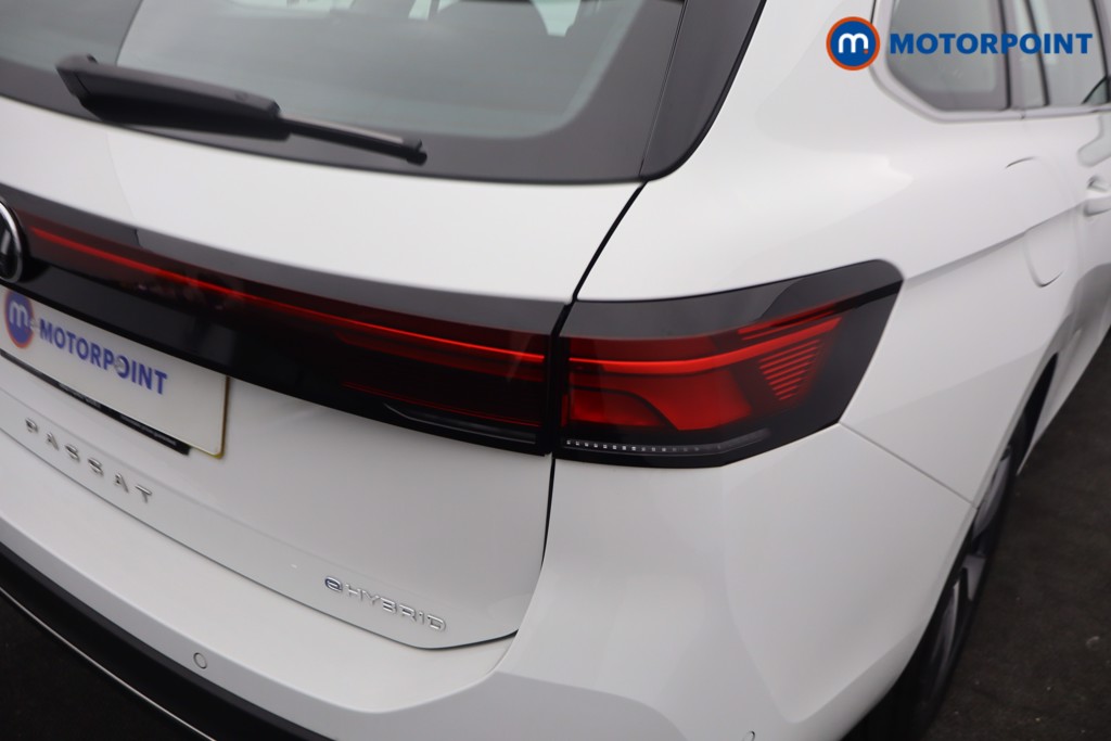 Volkswagen Passat Life Automatic Petrol Plug-In Hybrid Estate - Stock Number (1657369) - 3rd supplementary image
