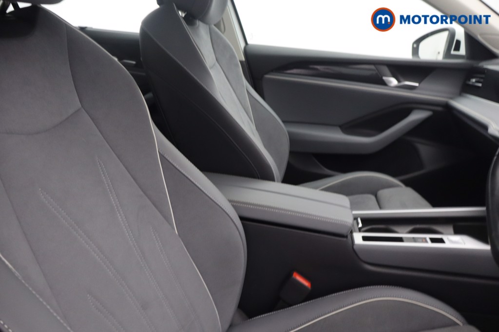 Volkswagen Passat Life Automatic Petrol Plug-In Hybrid Estate - Stock Number (1657369) - 14th supplementary image