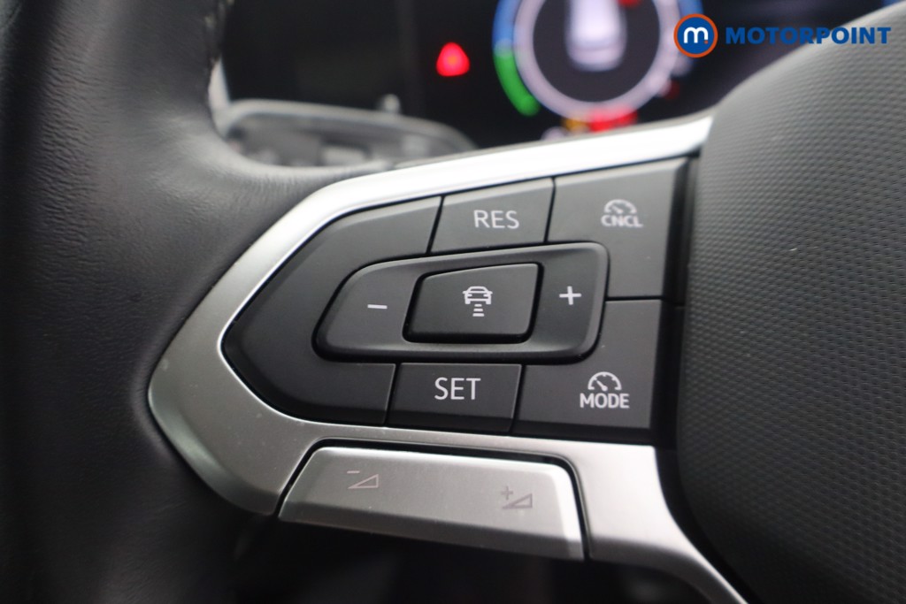 Volkswagen Passat Life Automatic Petrol Plug-In Hybrid Estate - Stock Number (1657369) - 17th supplementary image