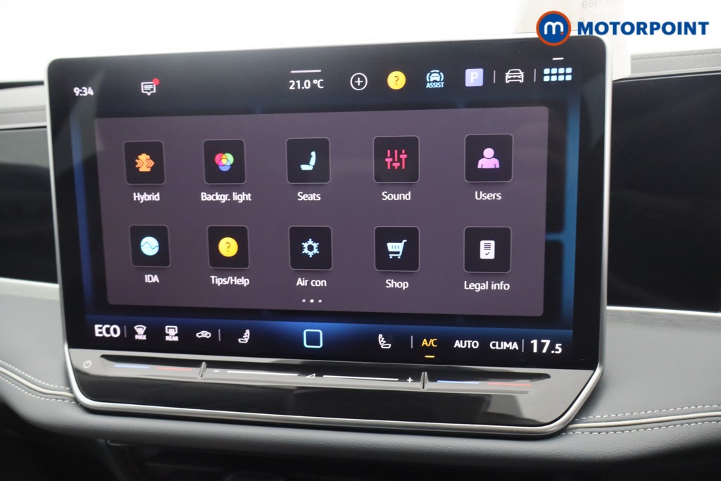 Volkswagen Passat Life Automatic Petrol Plug-In Hybrid Estate - Stock Number (1657369) - 22nd supplementary image