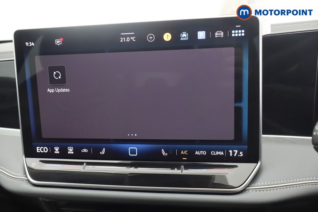 Volkswagen Passat Life Automatic Petrol Plug-In Hybrid Estate - Stock Number (1657369) - 23rd supplementary image