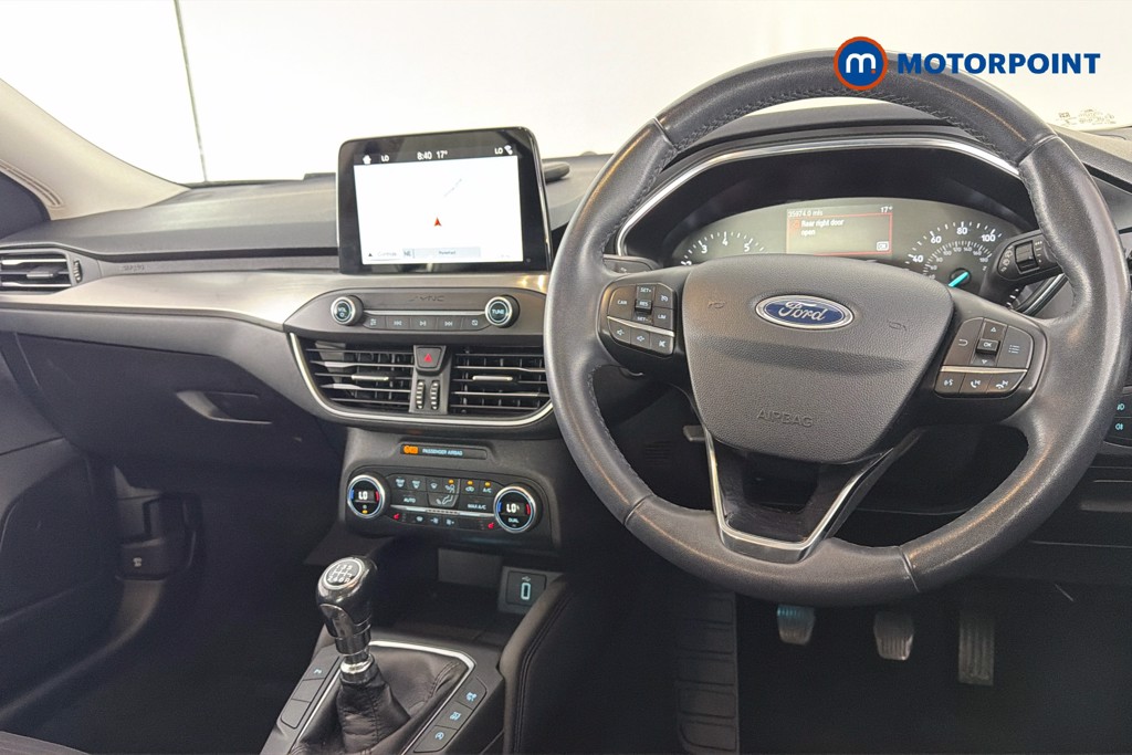 Ford Focus Titanium Manual Petrol Hatchback - Stock Number (1657803) - 2nd supplementary image
