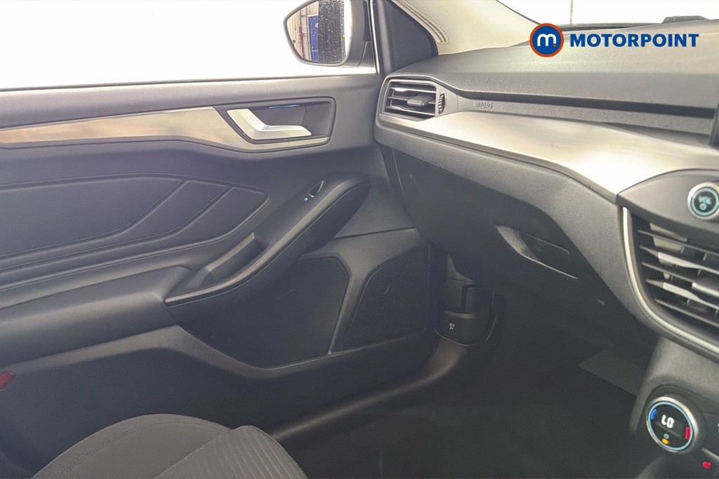 Ford Focus Titanium Manual Petrol Hatchback - Stock Number (1657803) - 11th supplementary image