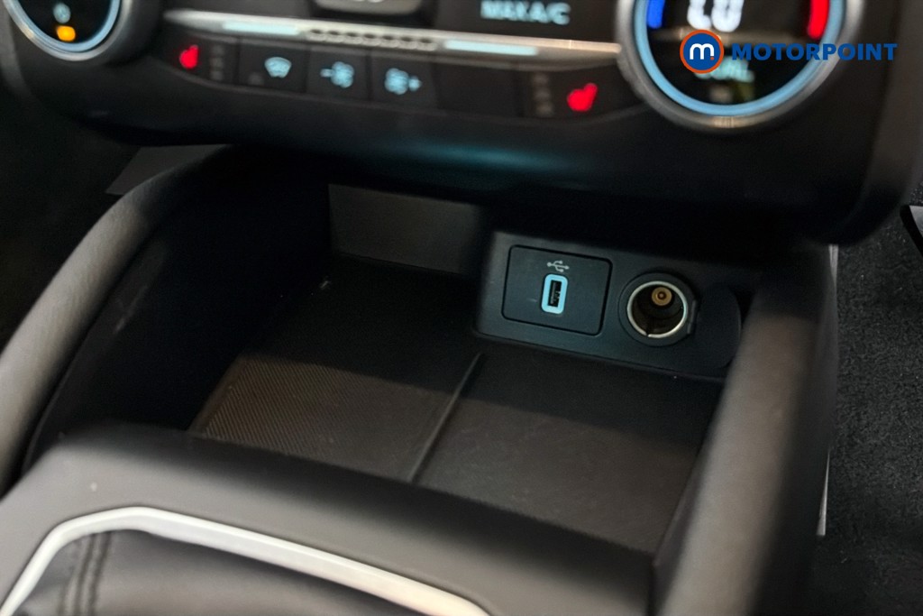 Ford Focus Titanium Manual Petrol Hatchback - Stock Number (1657803) - 17th supplementary image
