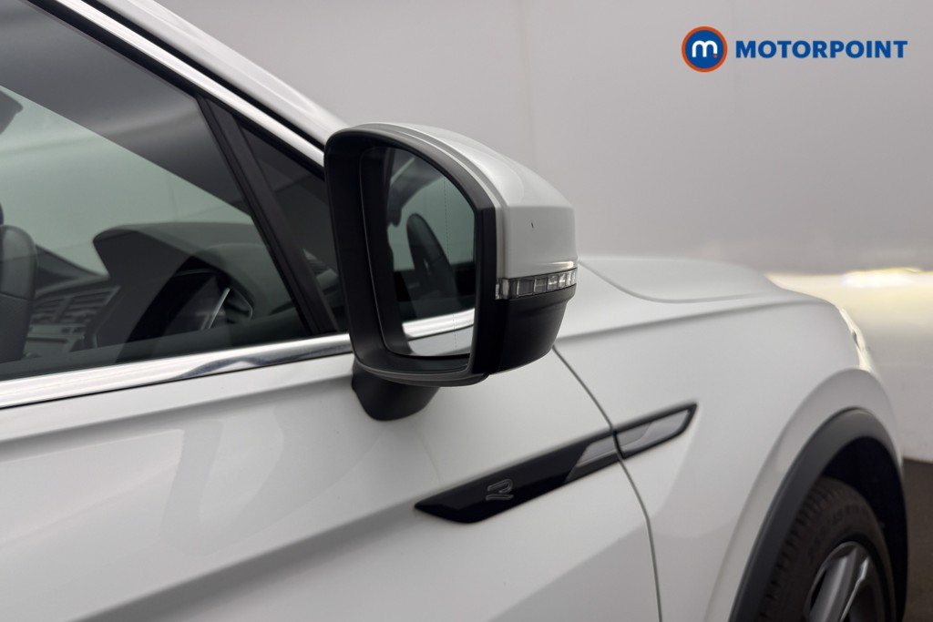 Volkswagen Tiguan R-Line Edition Automatic Petrol SUV - Stock Number (1657817) - 13th supplementary image