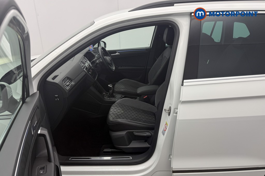 Volkswagen Tiguan R-Line Edition Automatic Petrol SUV - Stock Number (1657817) - 34th supplementary image