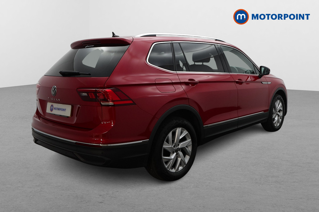 Volkswagen Tiguan Allspace Life Automatic Petrol SUV - Stock Number (1658706) - Drivers side rear corner