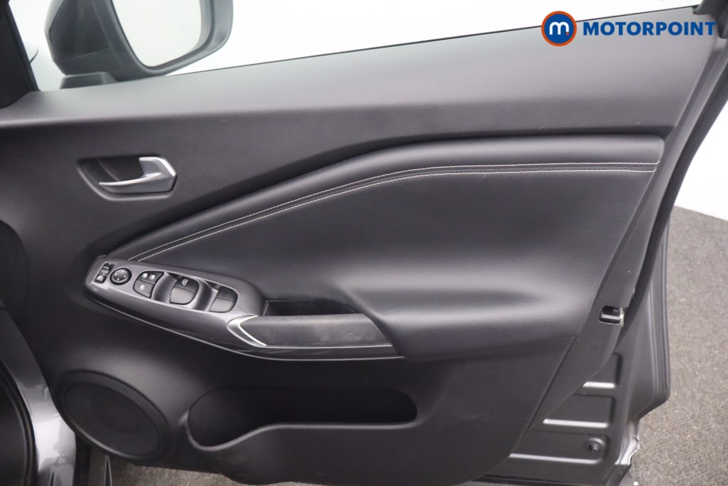 Nissan Juke N-Connecta Automatic Petrol SUV - Stock Number (1658961) - 10th supplementary image