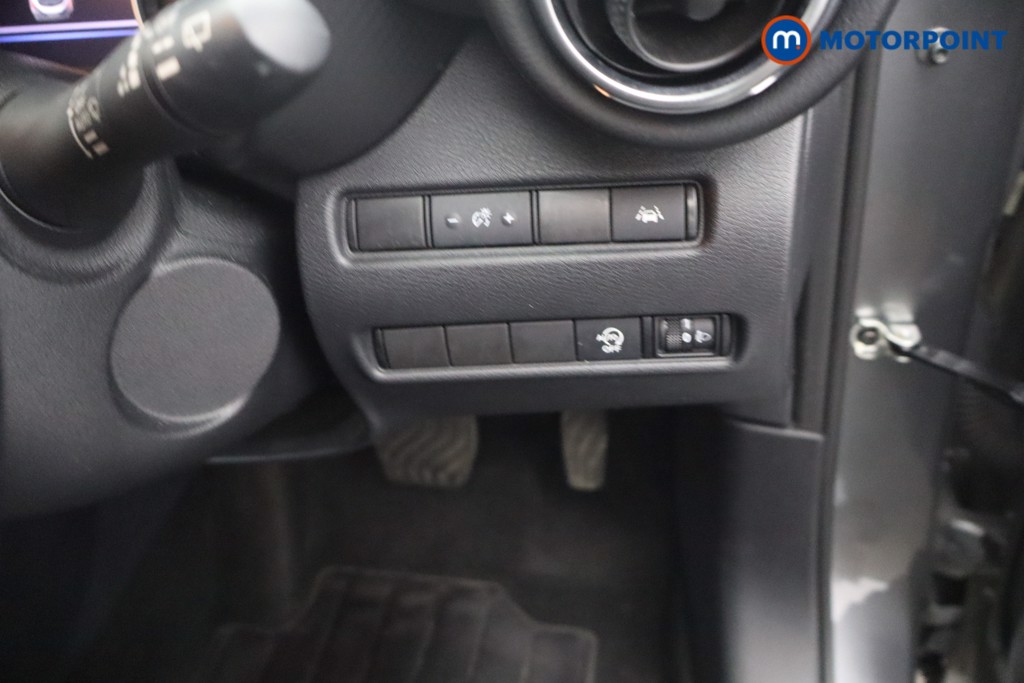 Nissan Juke N-Connecta Automatic Petrol SUV - Stock Number (1658961) - 13th supplementary image