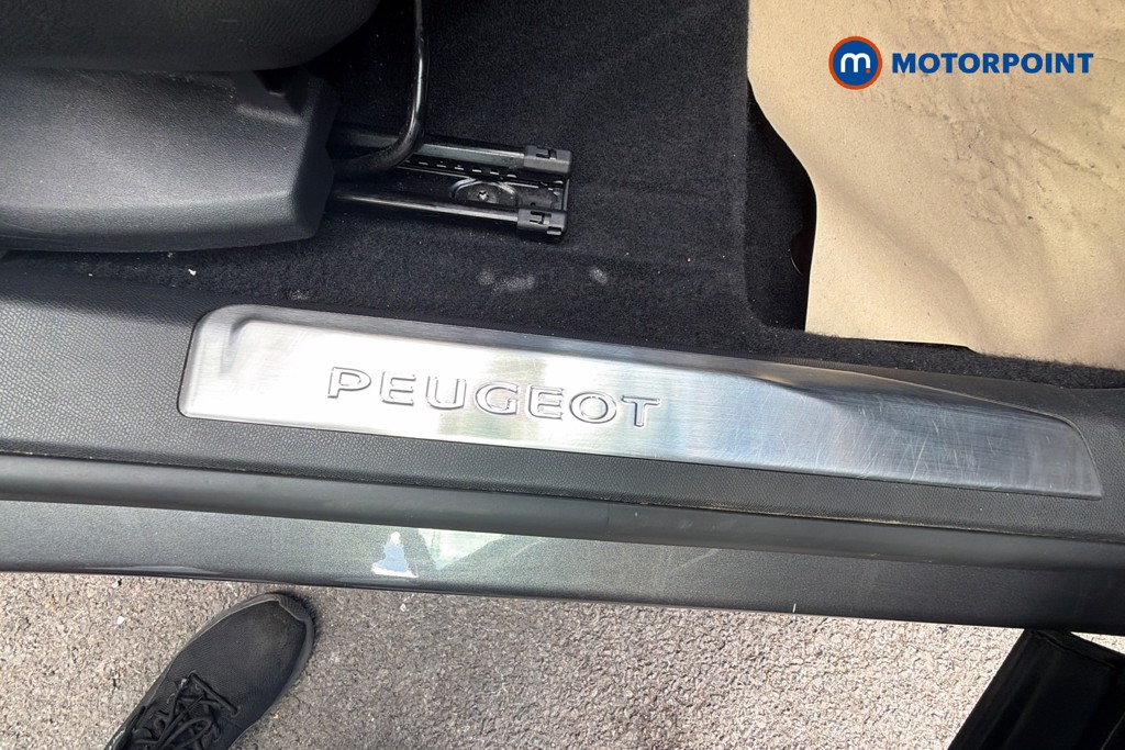 Peugeot 3008 GT Automatic Diesel SUV - Stock Number (1661615) - 21st supplementary image