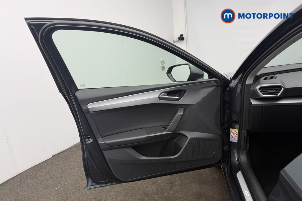 Seat Leon FR Manual Petrol Hatchback - Stock Number (1661793) - 3rd supplementary image