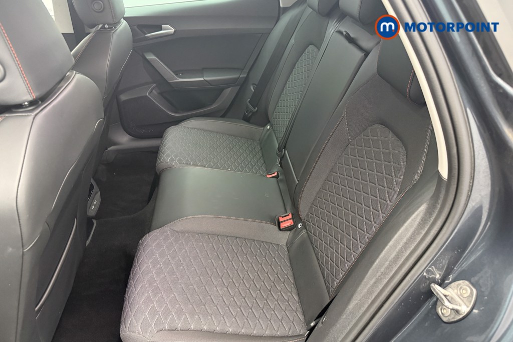 Seat Leon FR Manual Petrol Hatchback - Stock Number (1661793) - 4th supplementary image