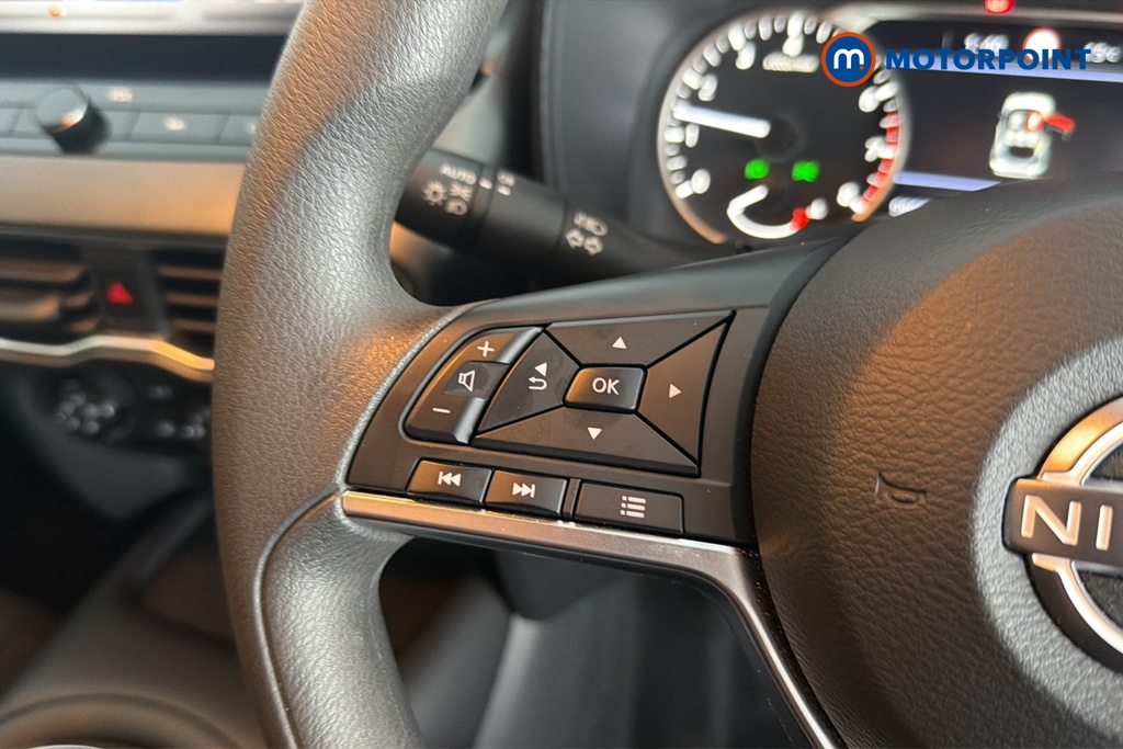 Nissan Juke Acenta Premium Manual Petrol SUV - Stock Number (1662177) - 4th supplementary image
