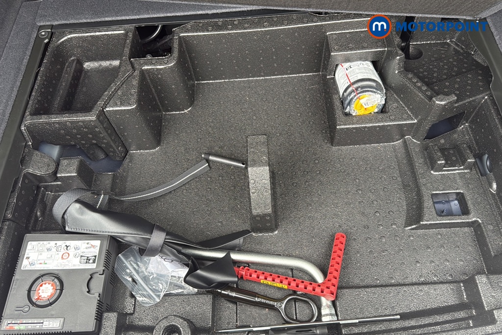 Audi Q5 S Line Automatic Petrol SUV - Stock Number (1662866) - 33rd supplementary image