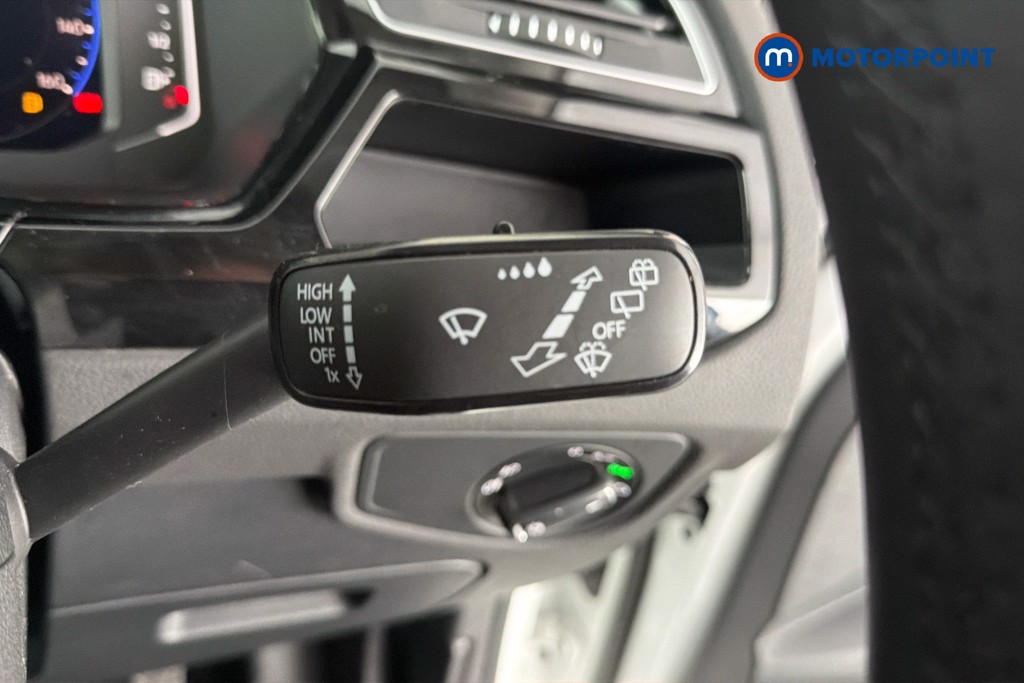 Volkswagen Touran SEL Automatic Petrol People Carrier - Stock Number (1663452) - 7th supplementary image